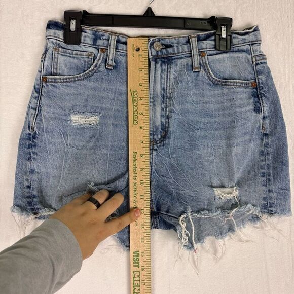 Silver Jeans High Rise Raw Hem Distress Detail Desirable Jean Shorts Size 29 - Picture 5 of 13